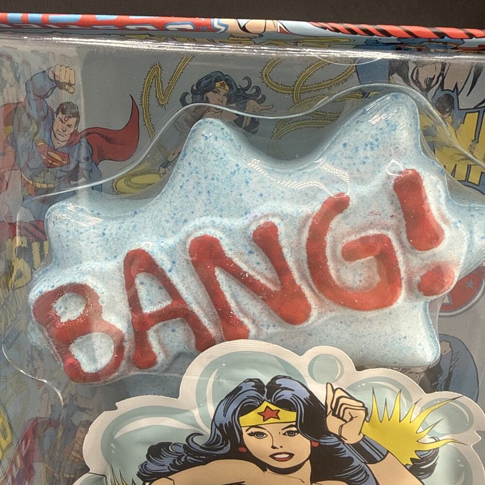 DC Justice League Batman Superman Wonder Woman hi Bath Gift Set Comic Book - Picture 3 of 9
